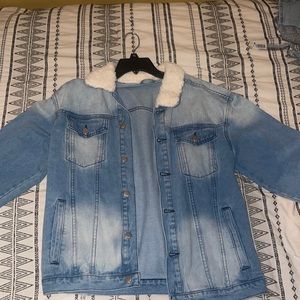 Selling for men looking for a early winter coat at a cheap price , great quality